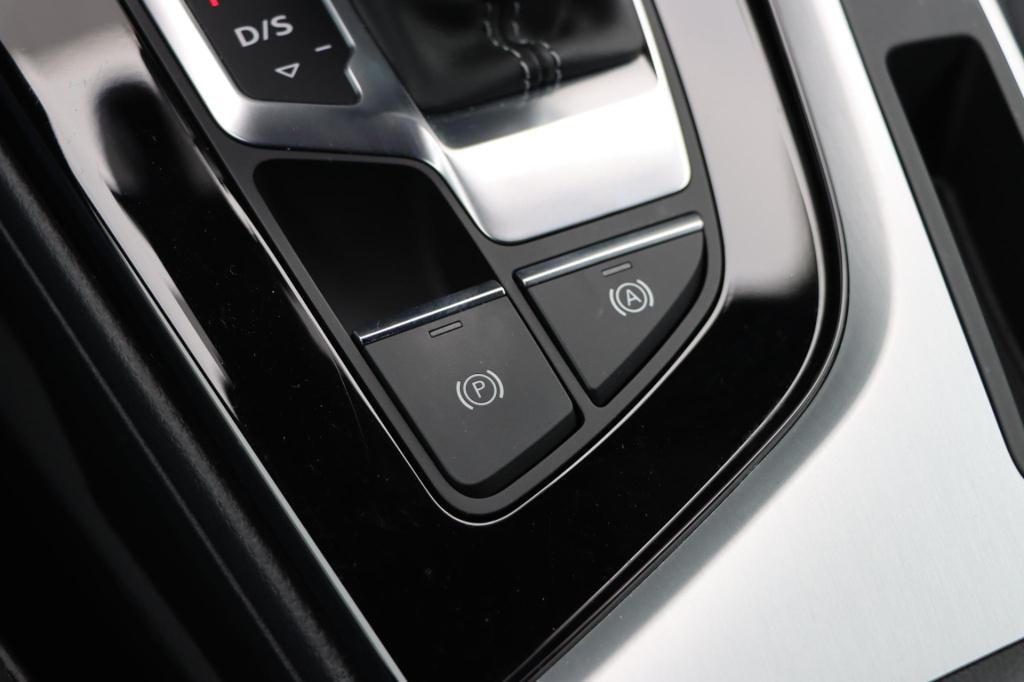 Audi A4 avant 40 tfsi launch edition sport