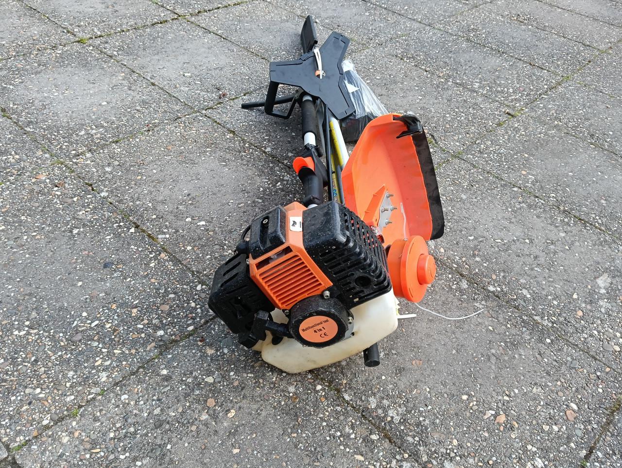 Bosmaaier benzine 4 in 1