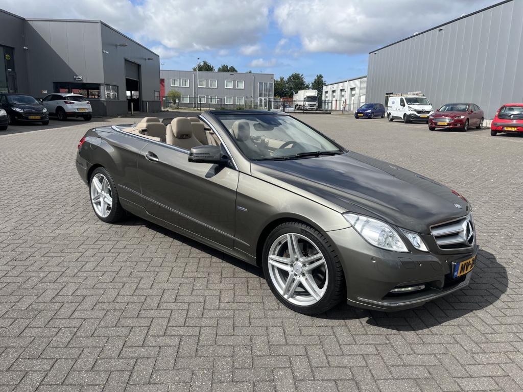 Mercedes-Benz E-Klasse cabrio 300 cgi elegance 118 dkm zeer mooie cabrio