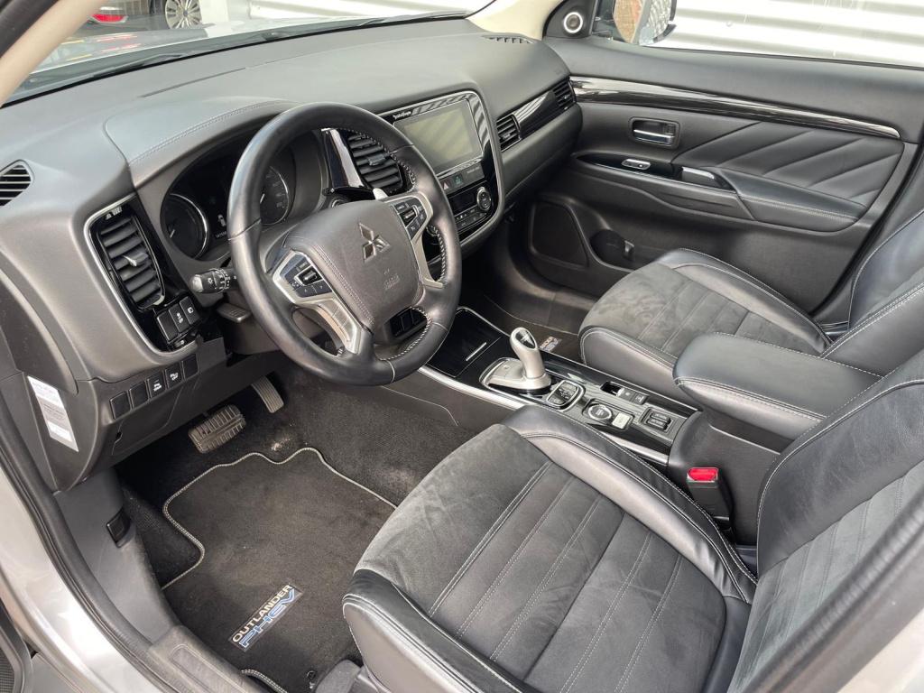 Mitsubishi Outlander 2.0 phev premium nieuwe accupakket met 30000km! soh 99