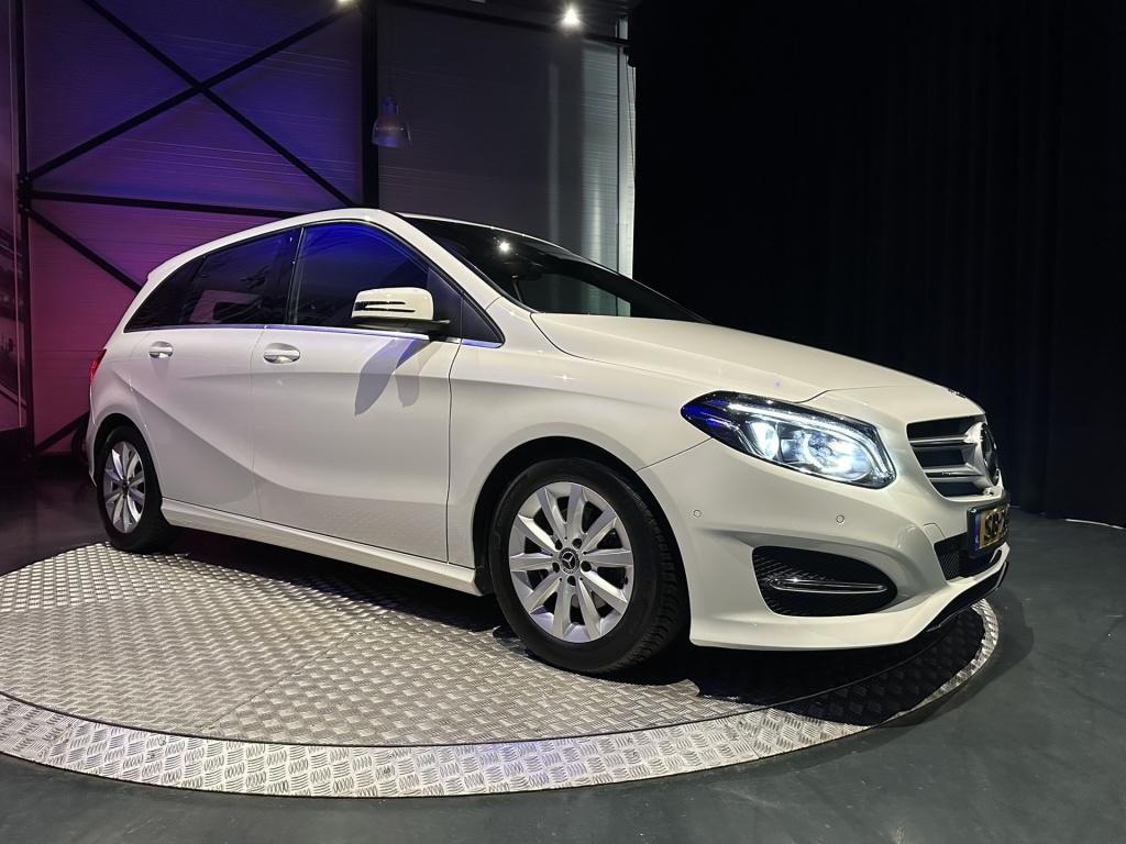 Mercedes-Benz B-Klasse 180 *nl-auto*camera*trekhaak*led*navi*