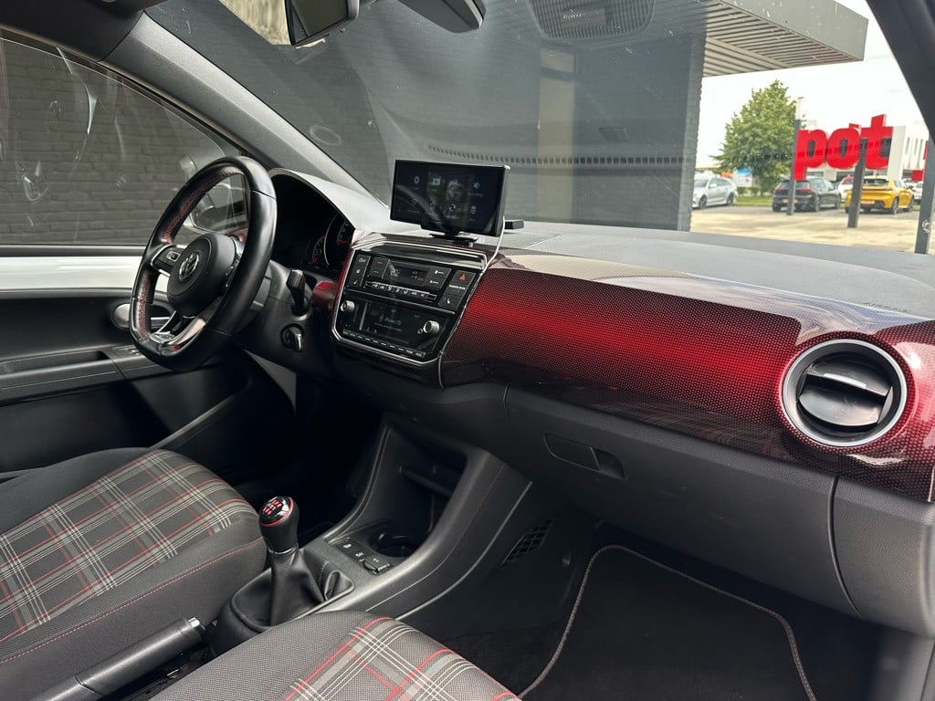 Volkswagen UP! gti // carplay // android auto //