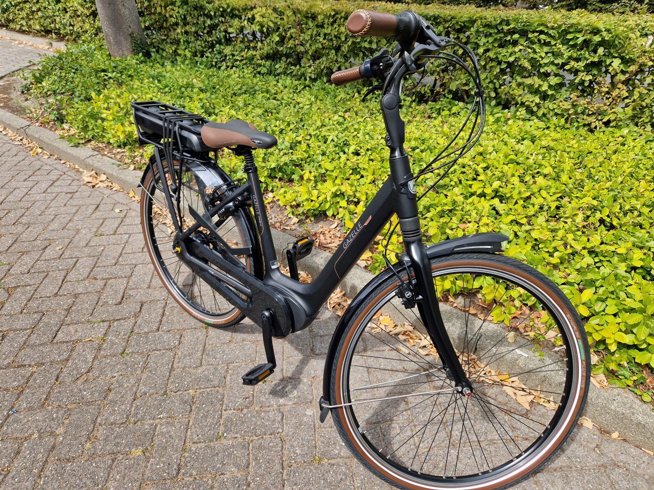 Zo goed als nieuwe Gazelle Orange C8 met Bosch middenmotor en 500WH accu