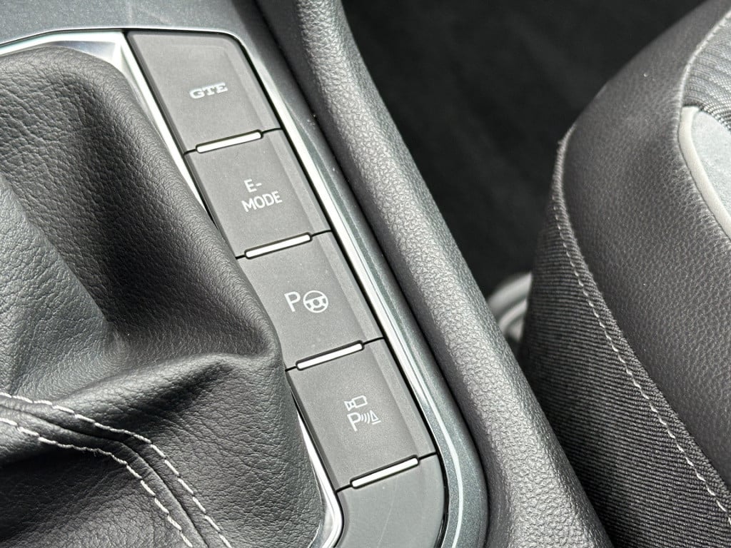 Volkswagen Tiguan 1.4 tsi ehybrid r-line | 360 camera | dode hoek | elek. a