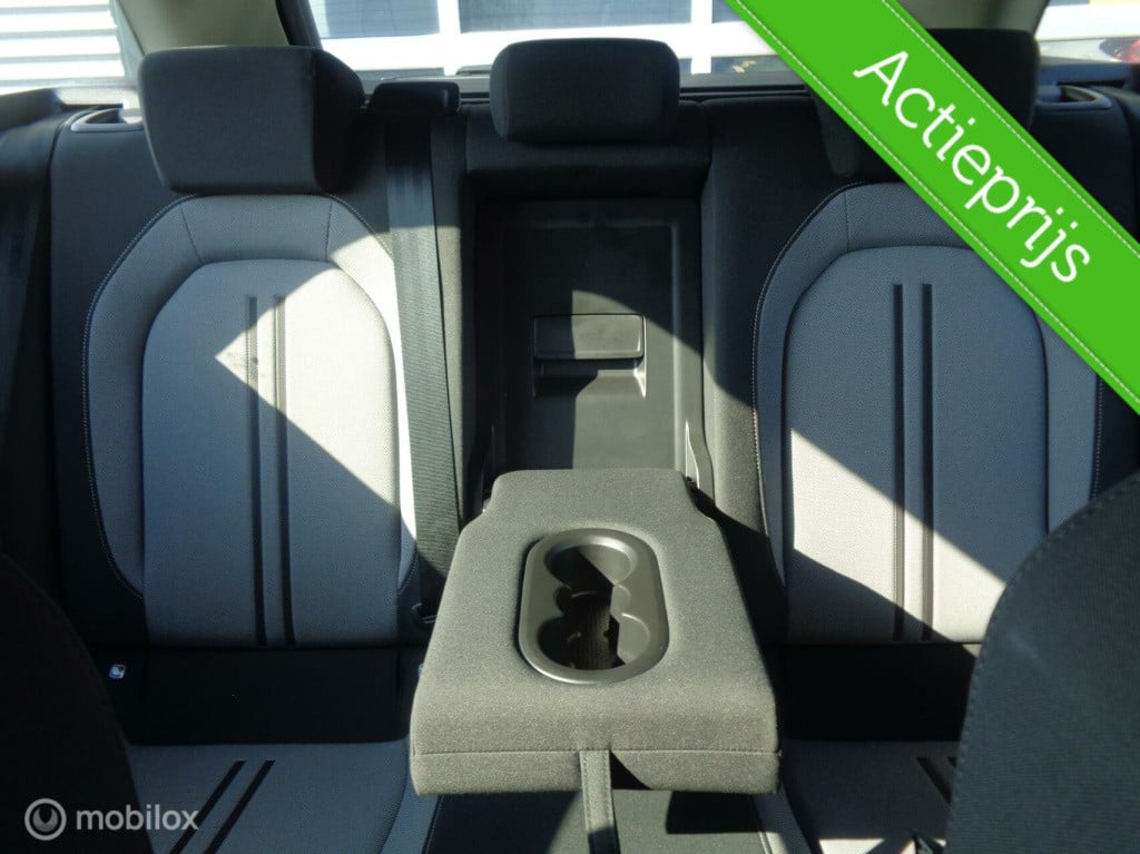 Seat Leon Sportstourer 1.5 tsi 130pk style edition/led/pdc/airco/carplay/lm