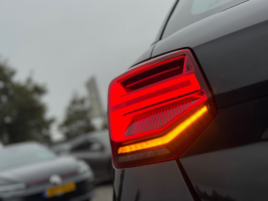 Audi Q2 35 tfsi matrix led * camera * stoelverwarming * acc * keyless