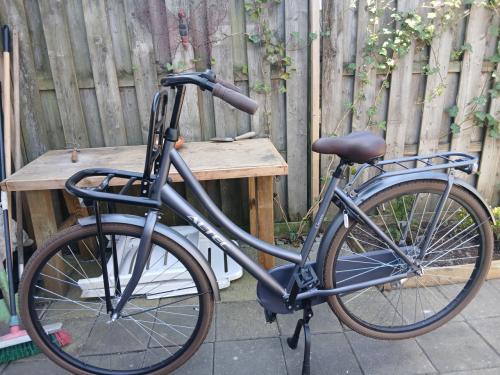 Te koop splinternieuwe dames transportfiets 28 inch