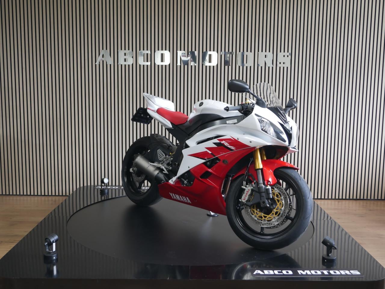 YAMAHA YZF R6