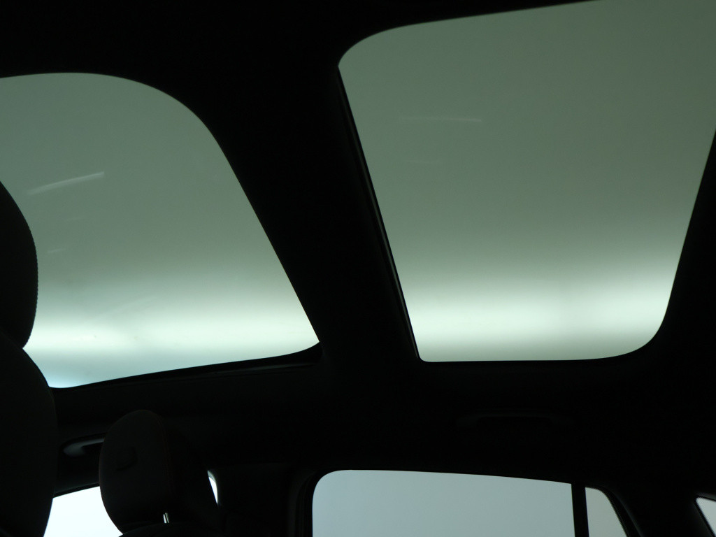 Mercedes-Benz Gla-klasse 180 business solution amg | sfeerverlichting | pan