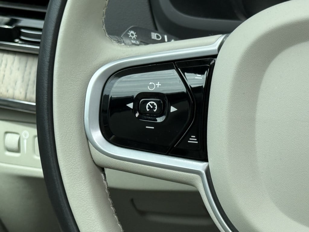 Volvo XC90 t8 405pk recharge inscription| panodak| adap.cruise| b&w| 360cam