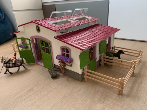Schleich HORSE CLUB — Schleich Manege met Amazone en Paarden