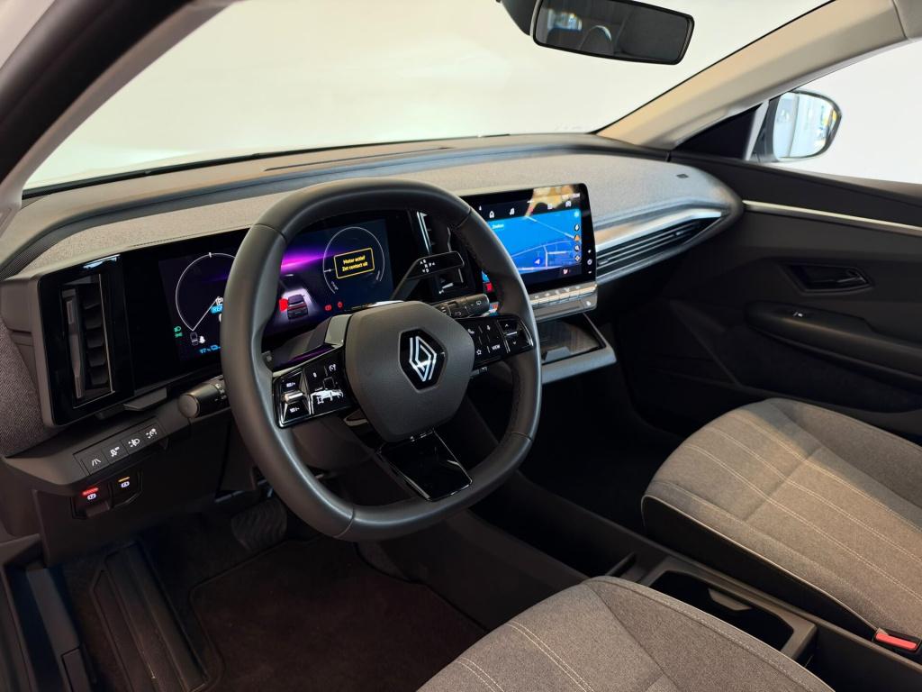 Renault Megane E-tech ev40 standard charge equilibre