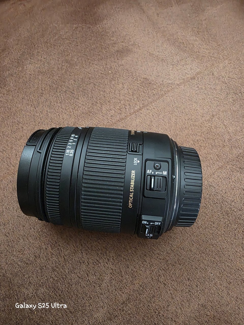 Sigma 18-250 mm F3.5-6.3  DC MACRO OS lens