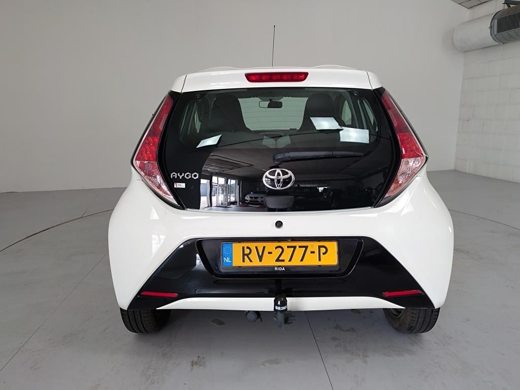 Toyota Aygo 1.0 vvt-i x-play|afneembare trekhaak|cruise control