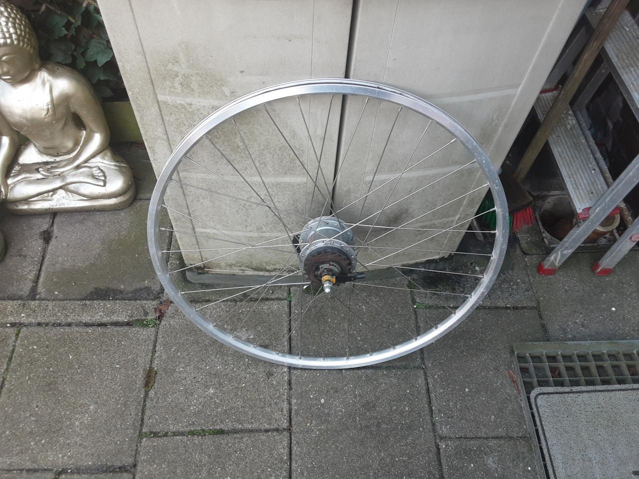28 inch nexus achterwiel, 8 speed,rollerbrake rem