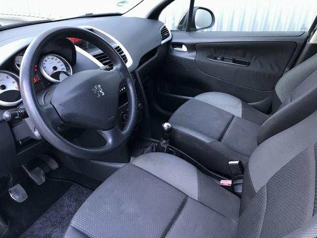 Peugeot 207 1.4 - v e r k o c h t