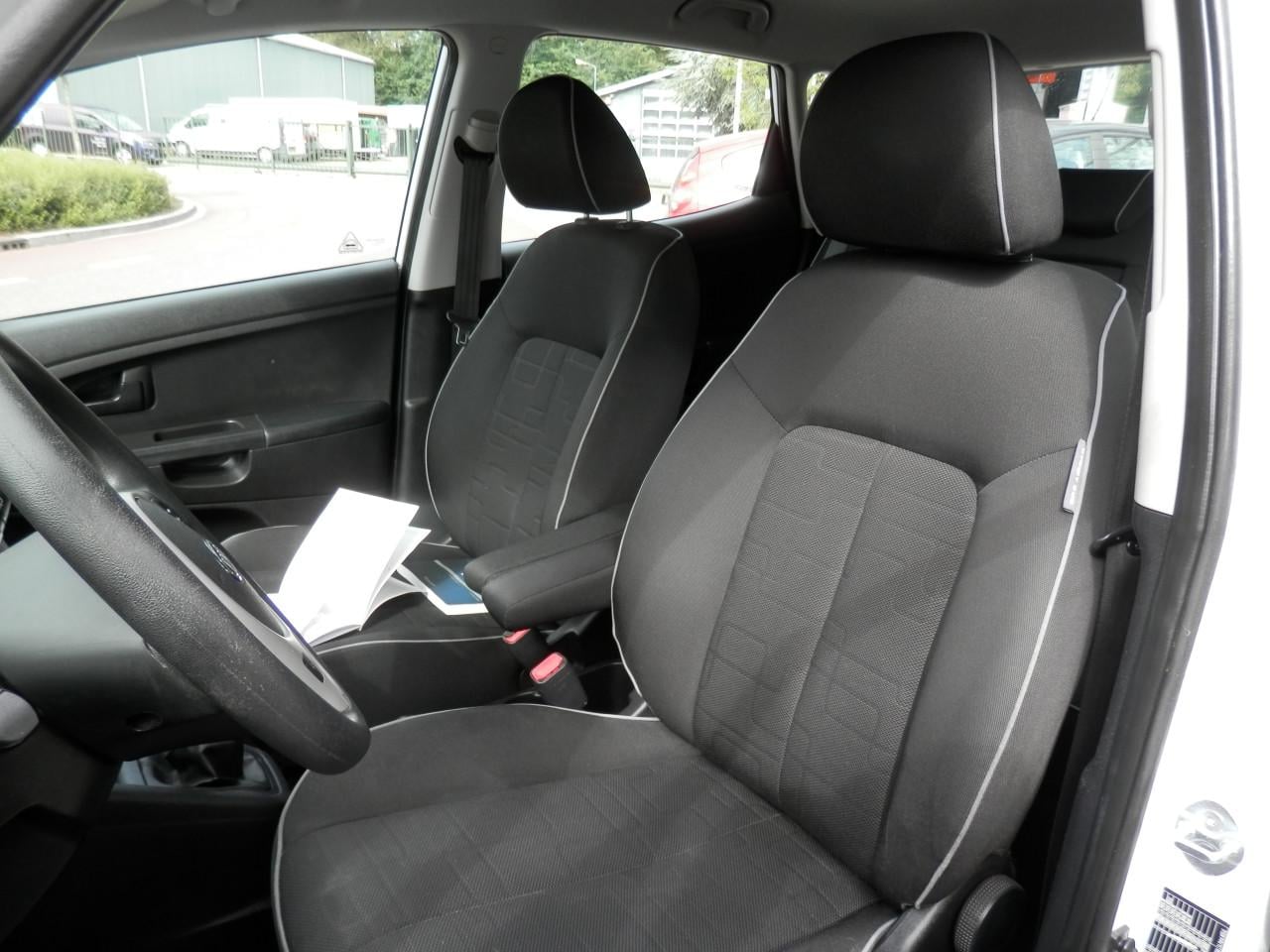 Auto Garant Biedt Aan: KIA Venga 1.4 CVVT Xtra