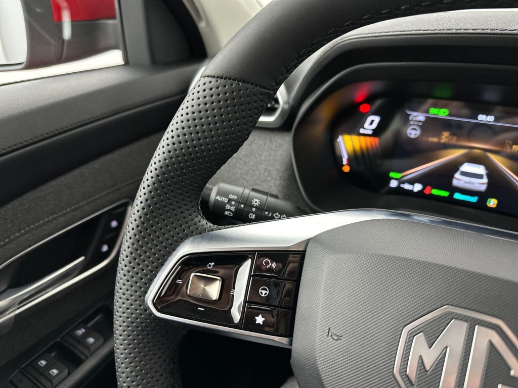 MG ZS 1.5 hybrid+ comfort | regensensor | 12,3'' touchscreen | led | 17'' l