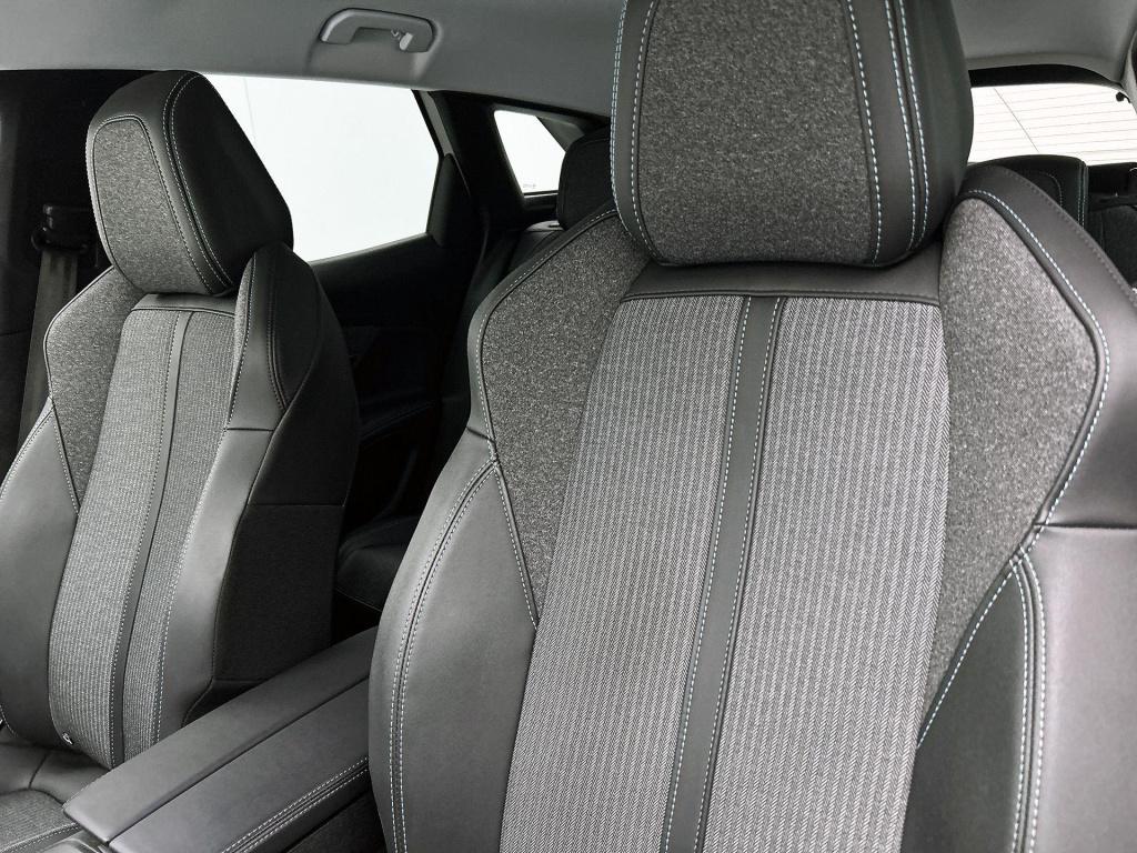 Peugeot 3008 1.6 hybrid 225 blue lease allure | automaat | navigatie | virt