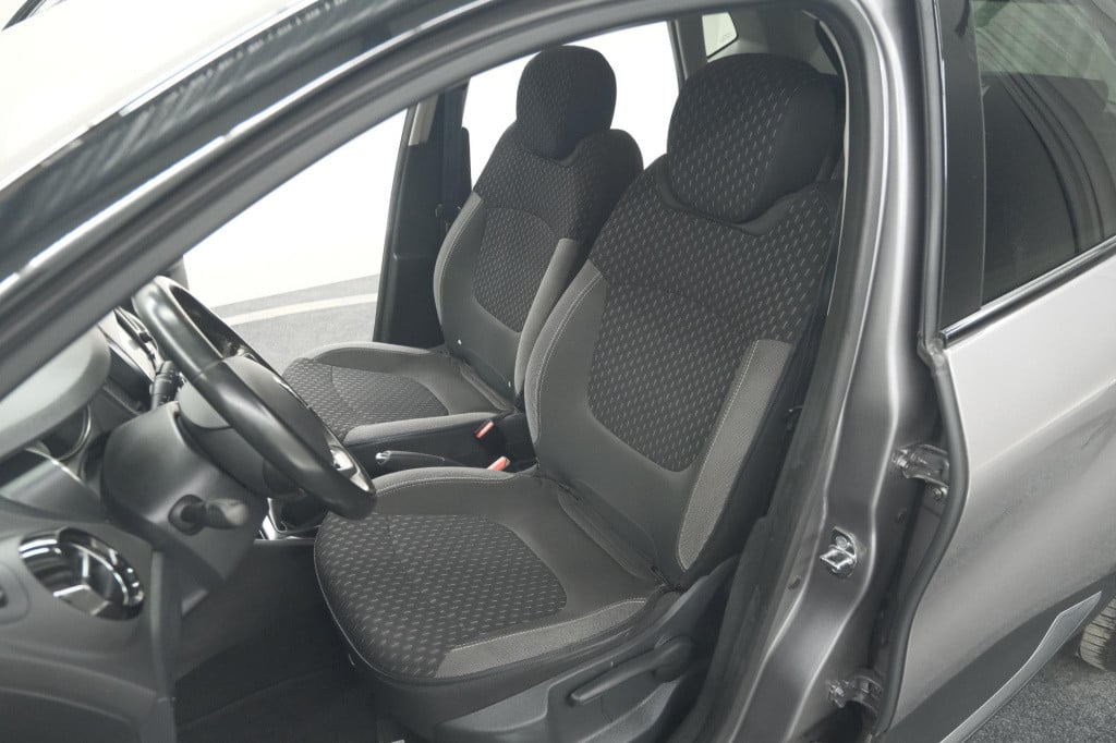 Renault Captur tce 90 intens | trekhaak | camera | navigatie | parkeersenso