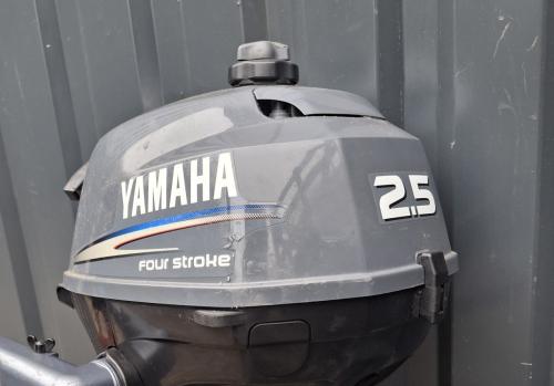 Yamaha 2.5 pk 4 takt Buitenboordmotor kortstaart in topstaat!!