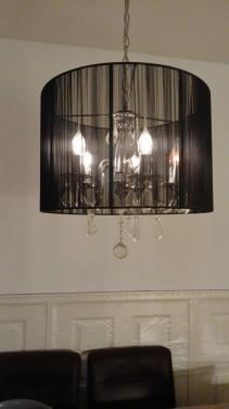 Moderne kroonluchter met zwarte kap en kristallen – 5 lampen