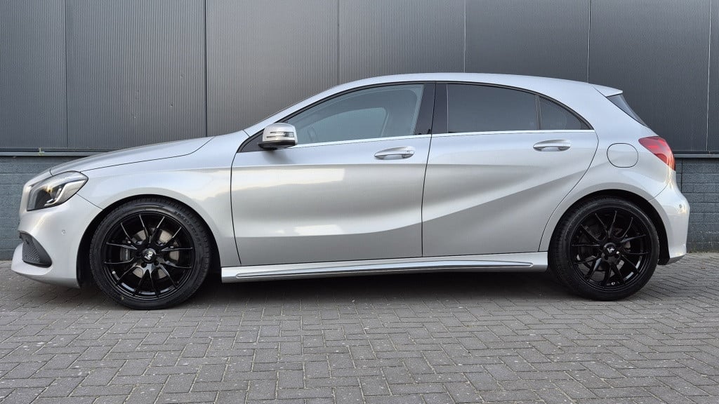 Mercedes-Benz A-Klasse 180 bus.sol amg*led*navi*stoelvrw*18 inch*leder*zwar