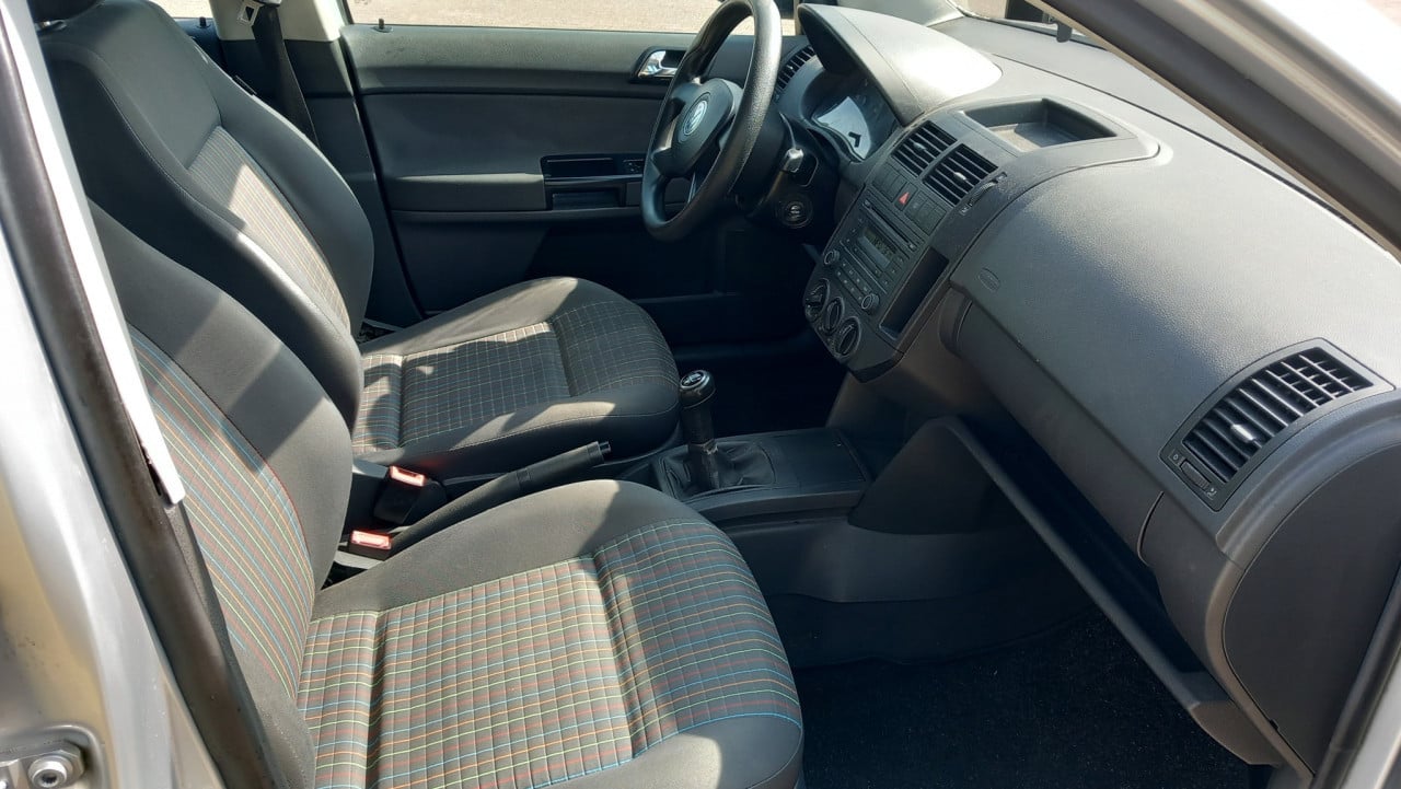 Volkswagen POLO 1.2 12v Trendline 5deurs bj:2005 airco lm-velgen