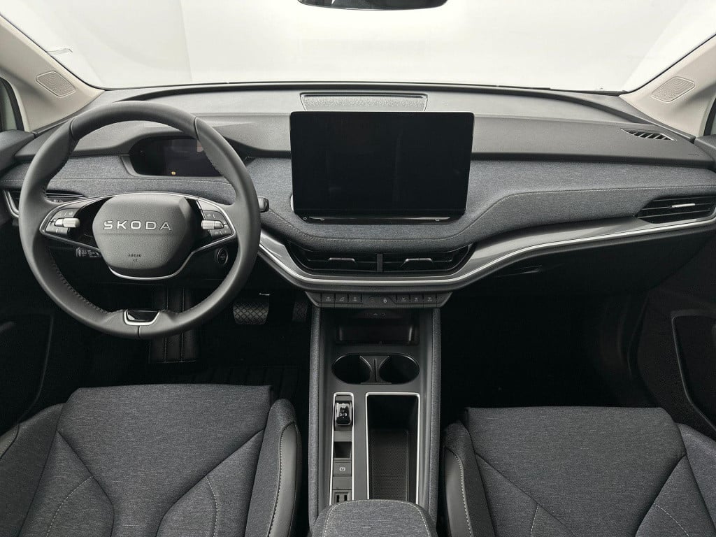 Skoda Elroq business edition tour elektromotor 210 kw / 286 pk