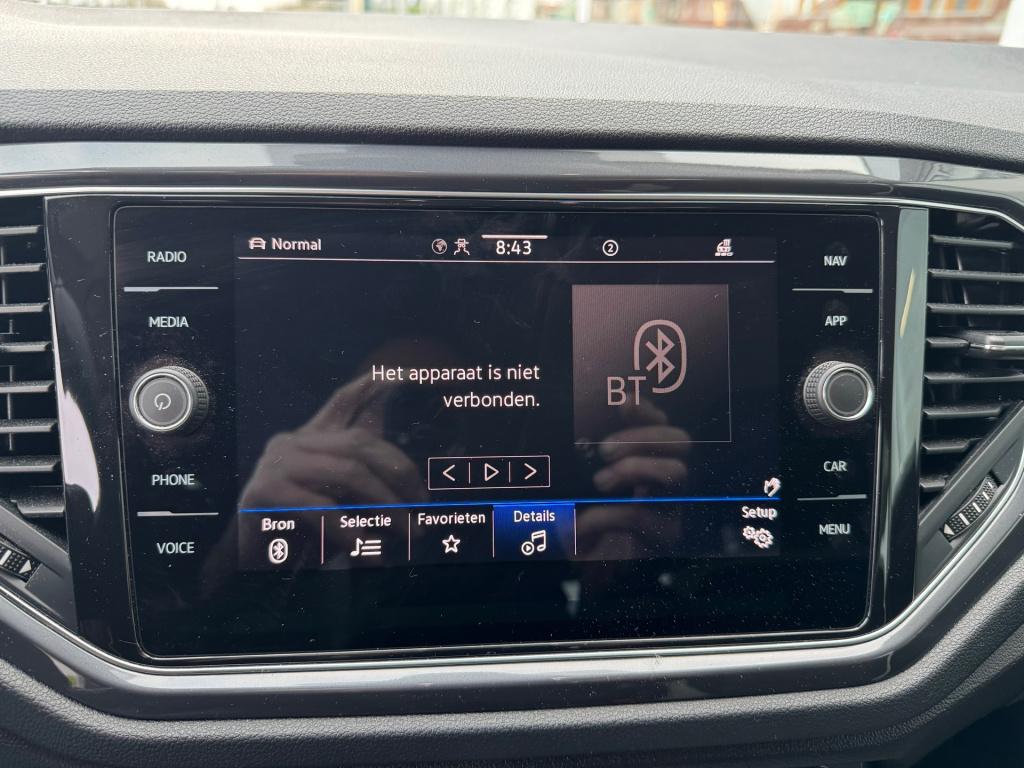 Volkswagen T-roc 1.5 tsi sport automaat ,trekhaak , apple-carplay ,