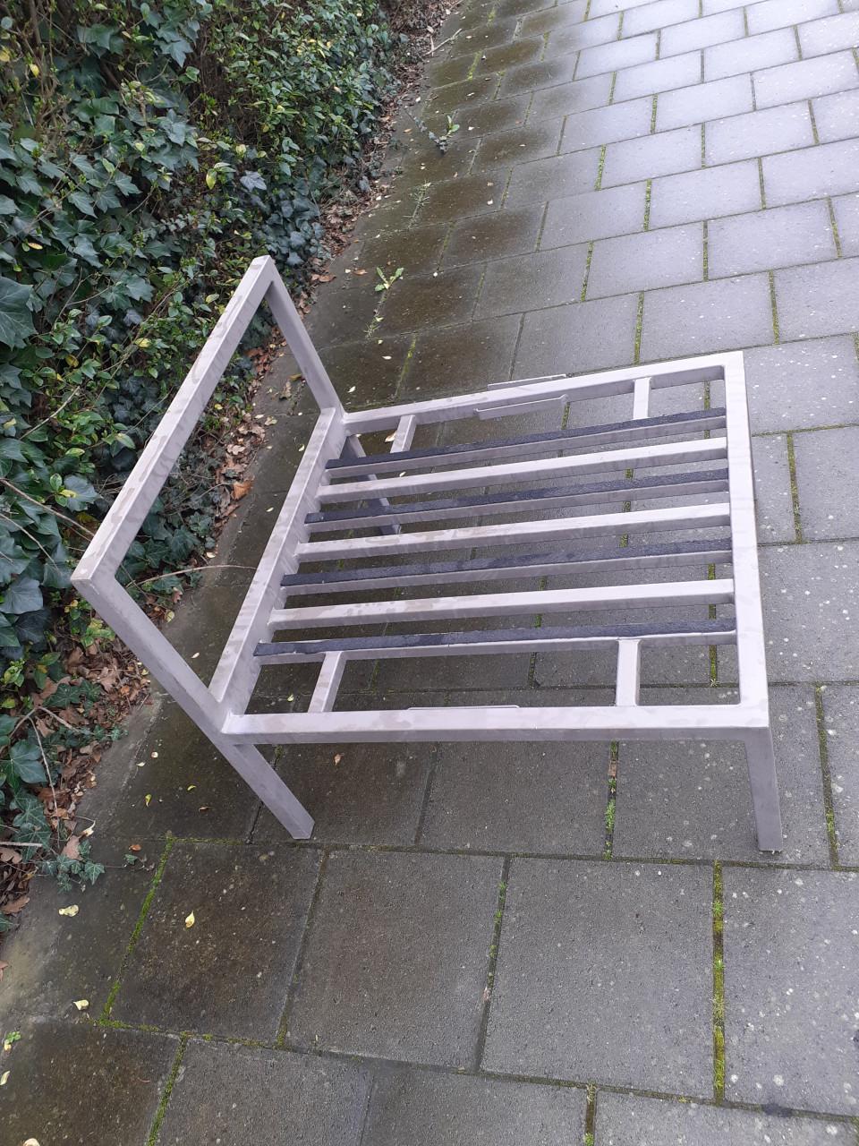 LOUNGE set..Frames..........5 x stuks ( 75 x 75 cm).......zonder kussens.!