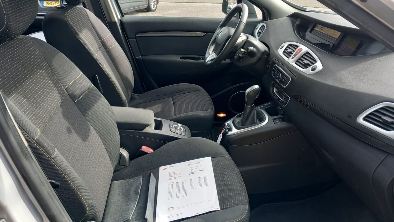 Renault SCENIC 2.0 Dynamique Automaat !! bj:2011 airco-navigatie