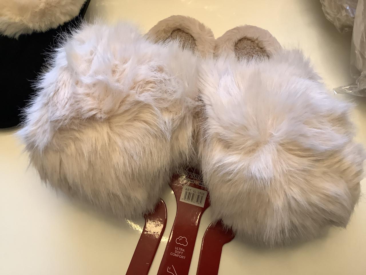 Partij luxe sloffen en voetverwarmers van Angry bird.  ( partij 53)