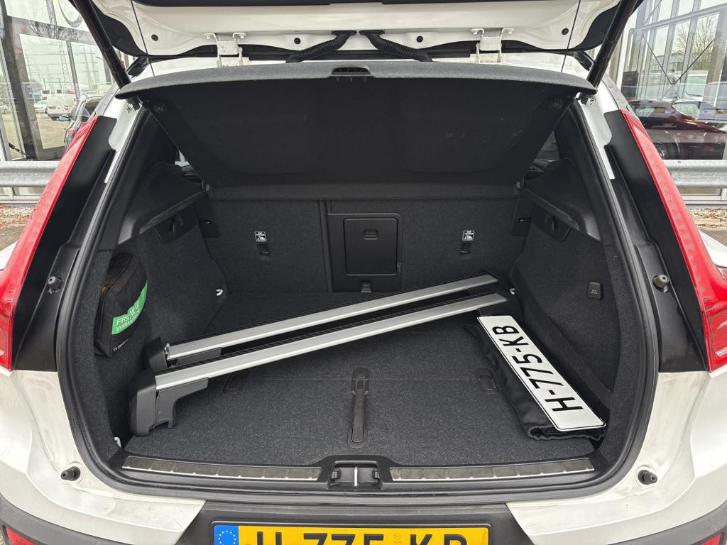 Volvo XC40 1.5 t3 r-design | nl-auto | btw | pano | parel lak | stoelverw.