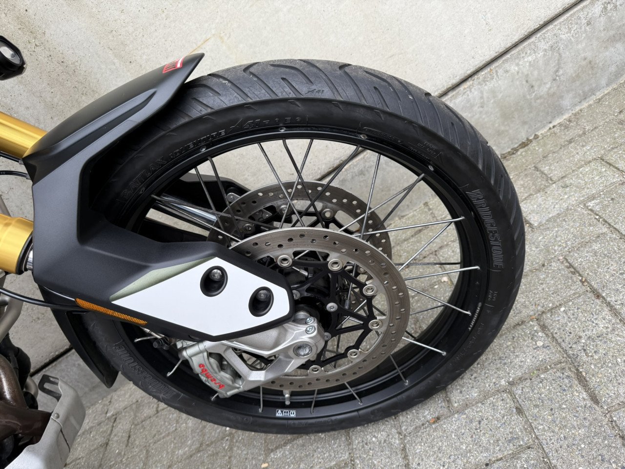 Complete en jonge Triumph Tiger 900 Rally Pro slechts 4800km