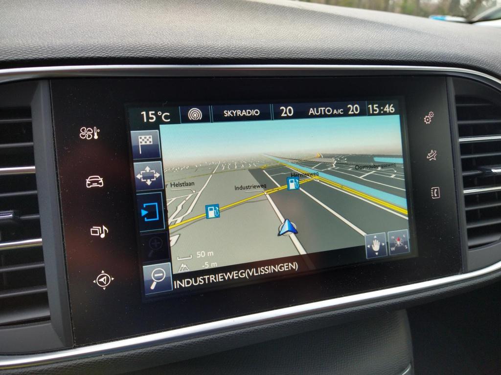 Peugeot 308 1.2 110 style clima/nav/lmv