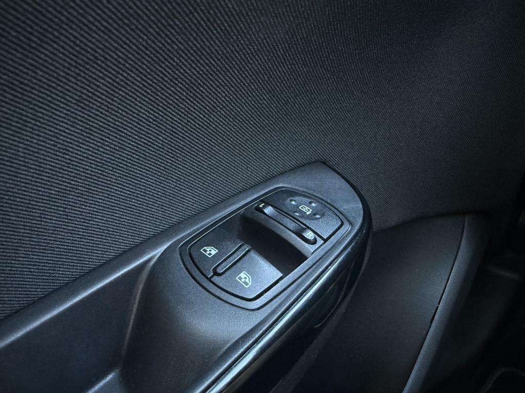 Opel Corsa 1.2 - 120 jaren editie - carplay -