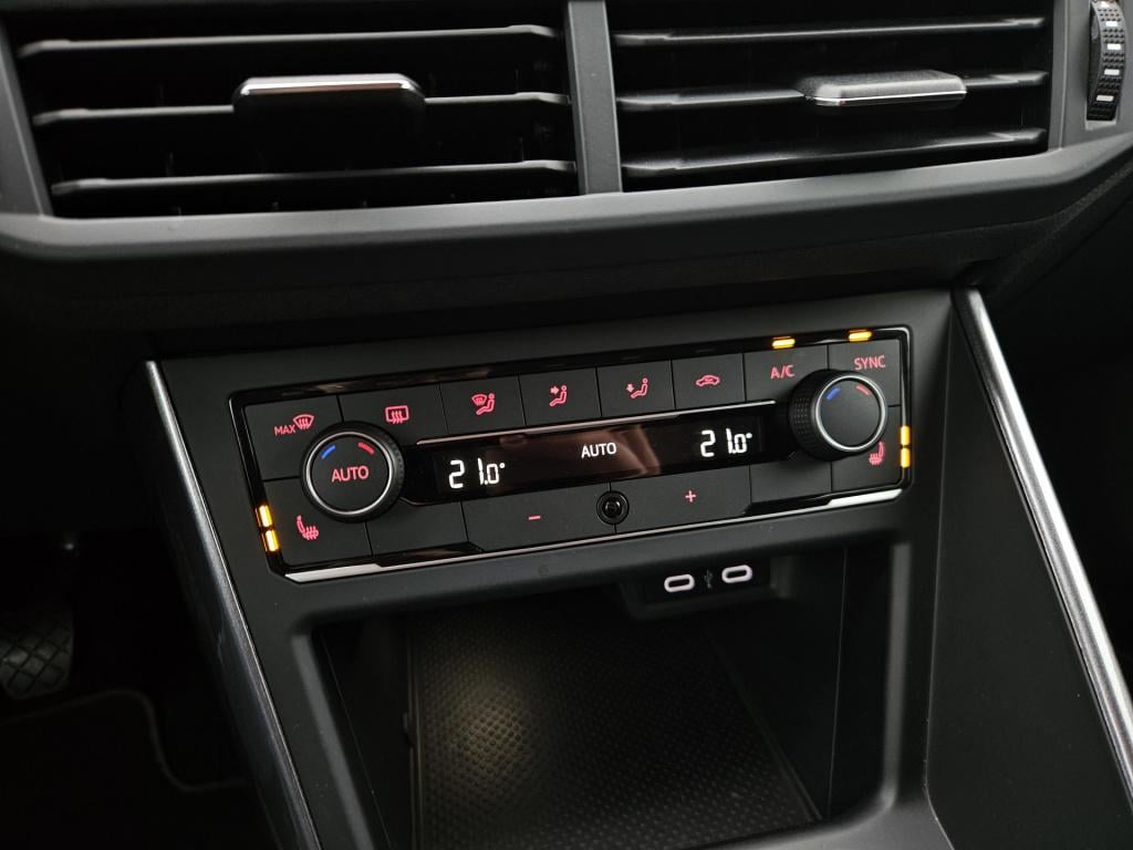 Volkswagen Polo 1.0 tsi | pdc | airco rijklaar inclusief 1 jaar bovag garan