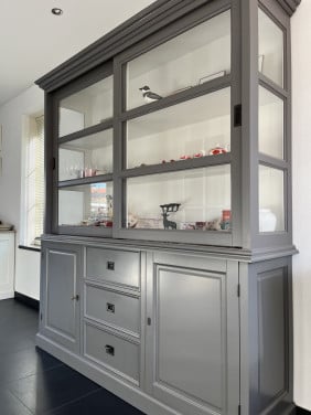Vitrinekast - wegens verhuizing - VEERE
