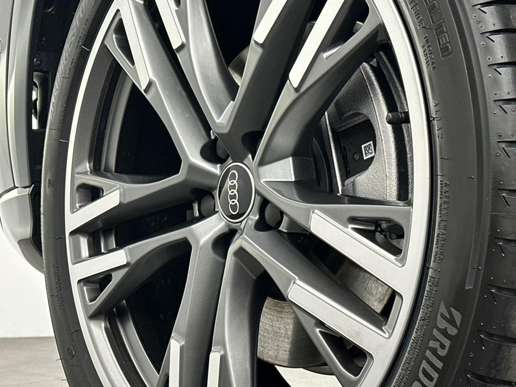 Audi Q5 s edition 2.0 tfsi e 220 kw / 299 pk suv 7 versn.