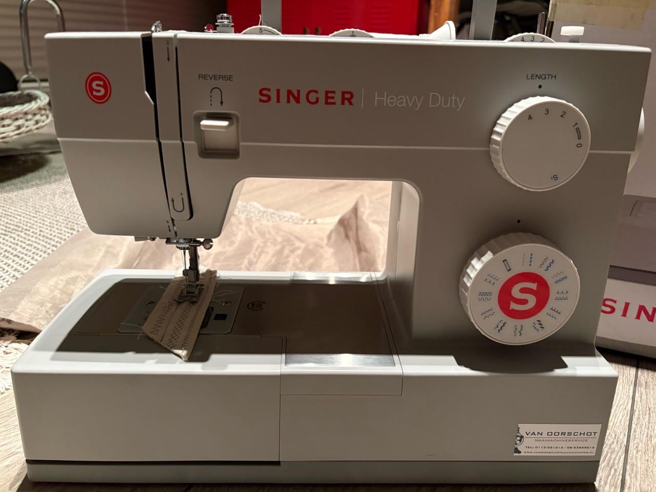 Singer Heavy Duty 4423 naaimachine