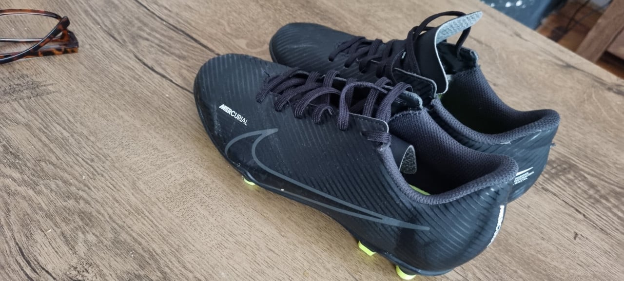 Voetbalschoenen maatje 34