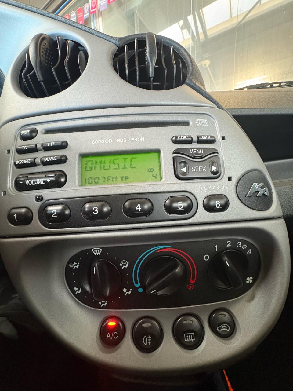 Ford Ka 1.3 benzine 49058km. Zeer goede staat!