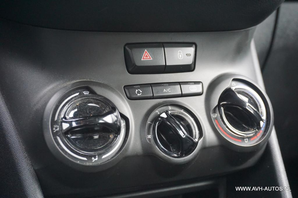 Peugeot 208 1.2 puretech blue lion