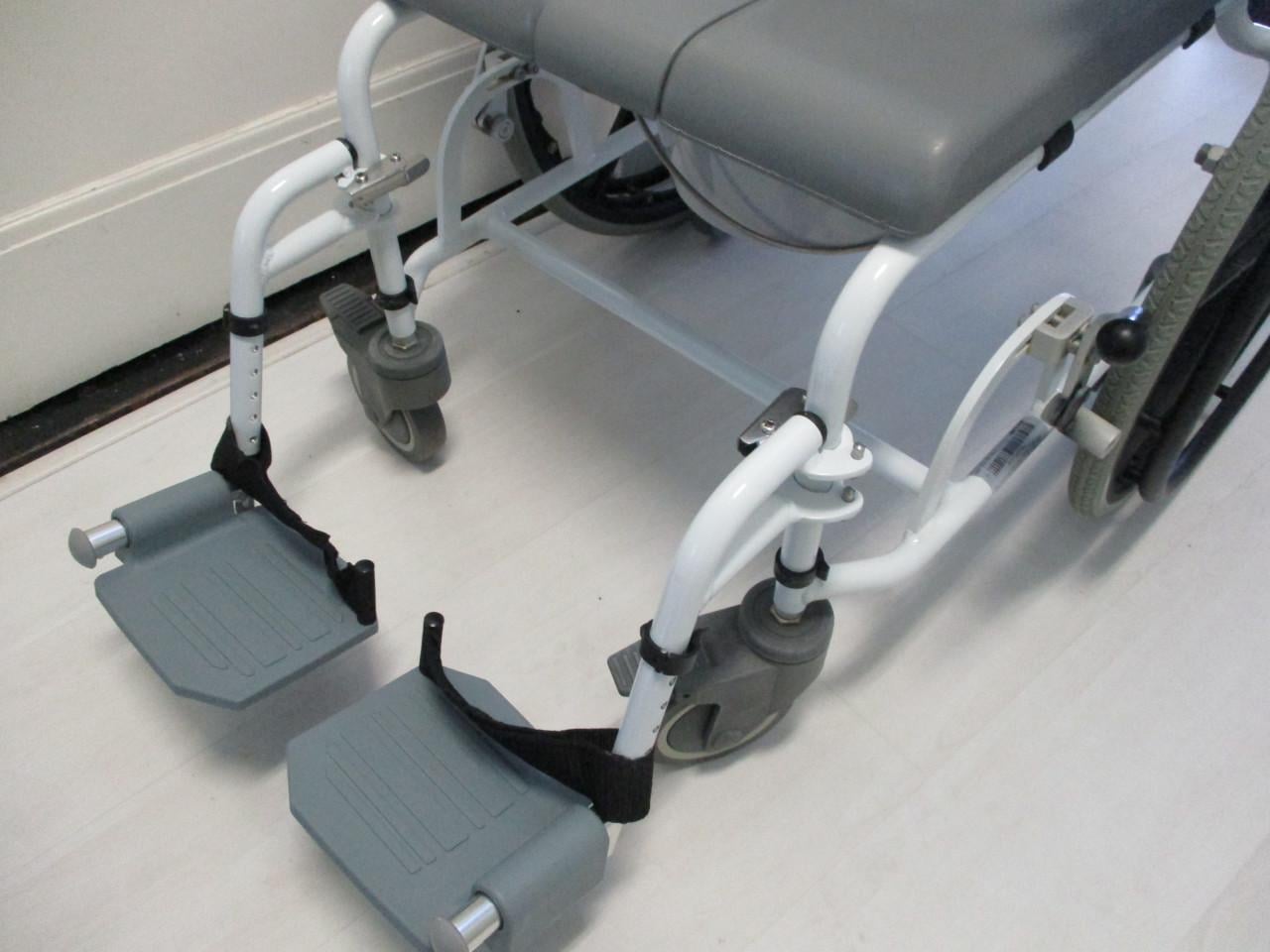 Te koop douche / po / rolstoel   3 in 1  (DRIVE)