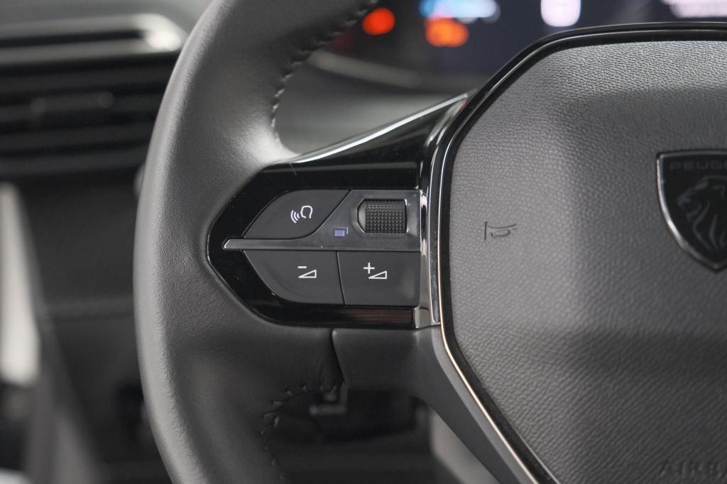 Peugeot 2008 puretech 100 allure | apple carplay | parkeersensoren | climat
