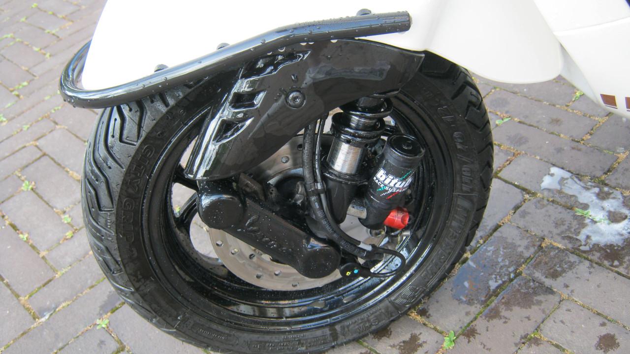 TE KOOP VESPA SPRINT IGET UIT NOVEMBER 2021  VOOR 2950 EURO