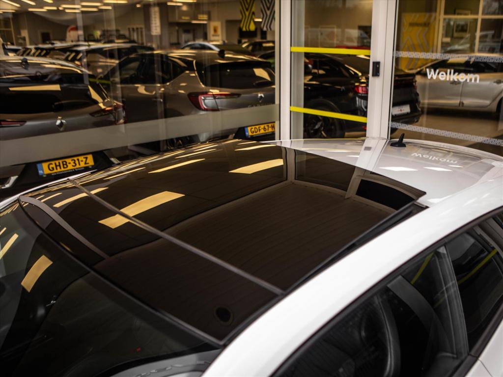 Volkswagen Scirocco 2.0 tsi 265 pk r | kuipstoel | dyna-audio | panoramadak