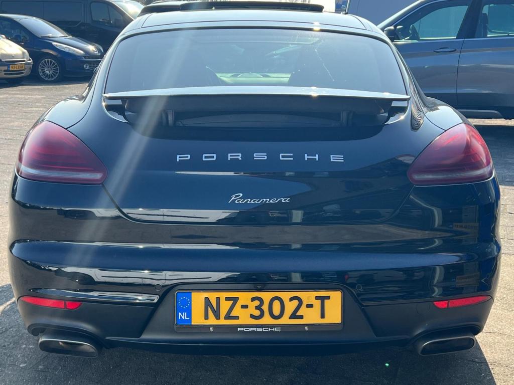 Porsche Panamera schuif/kanteldak, leer, navi, afn. trekhaak enz...
