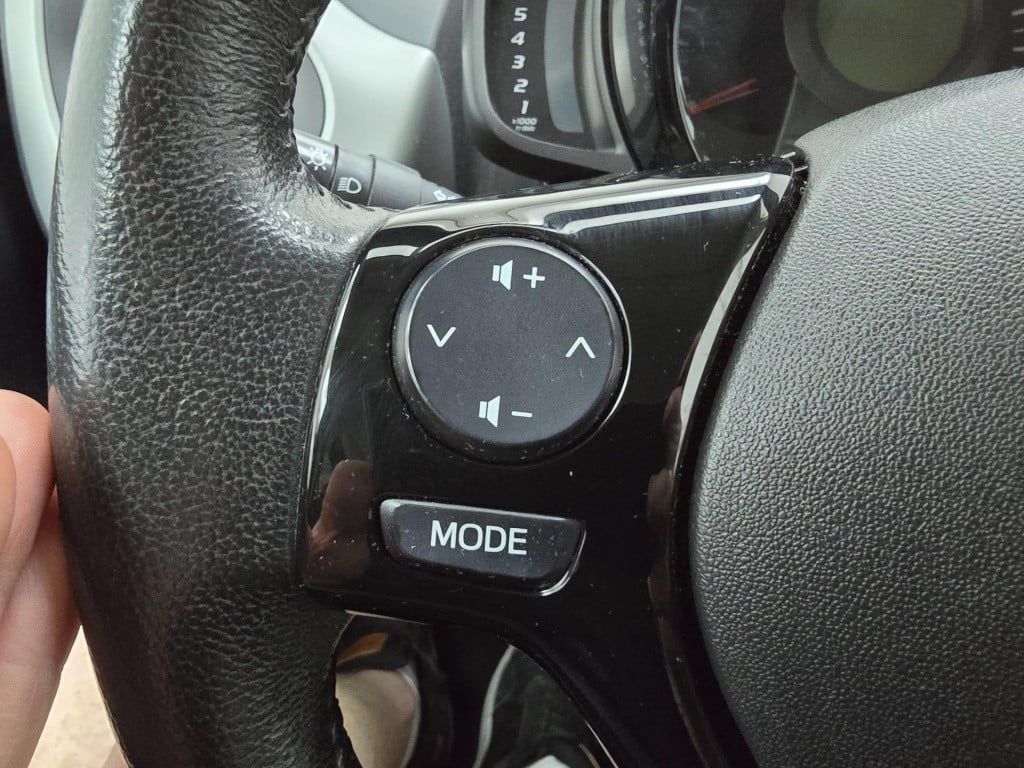 Toyota Aygo 1.0 vvt-i x-nav | parkeercamera | navi | cruisecontrol | blueto